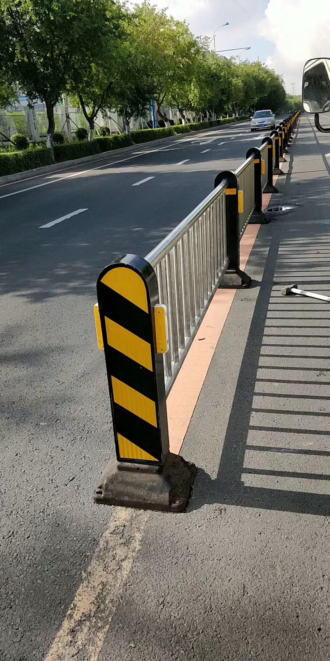 洮南市马路护栏城市护栏 - 方案